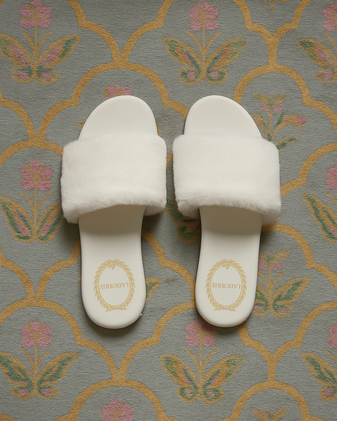 RASTEIRINHA
CHINELO NOIVA
CHINELO DE LUXO
CHINELO CHIQUE
Chinelo Blanche Ladurrie