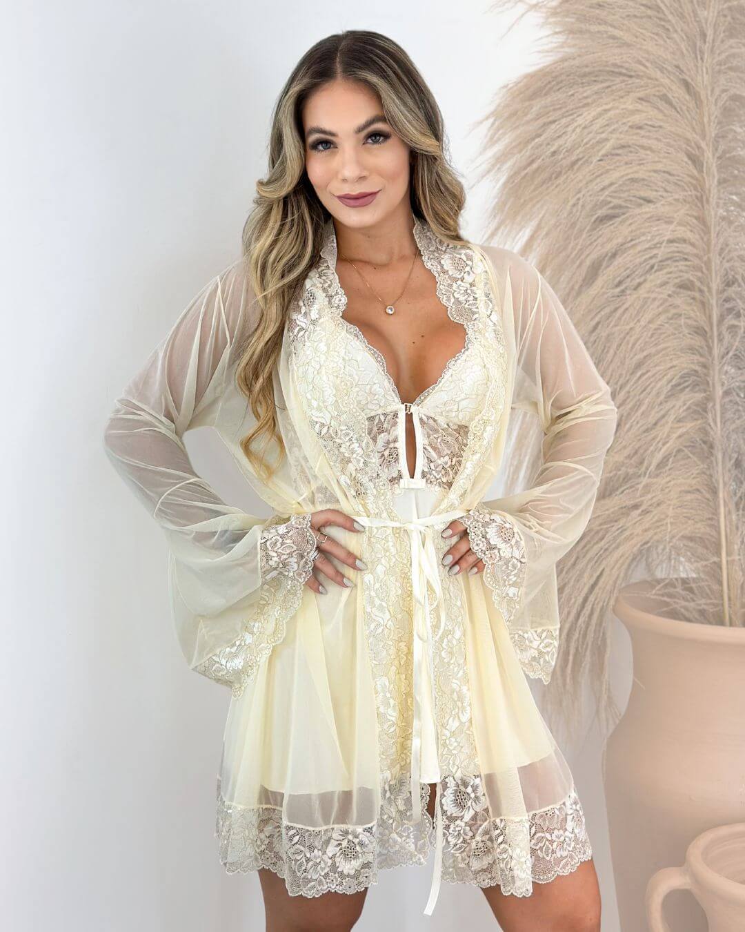 robes
LINGERIE
LADURRIE
CONJUNTOS
Conjunto J’adore Camisola + Calcinha + Robe em Tule e Renda
camisolas