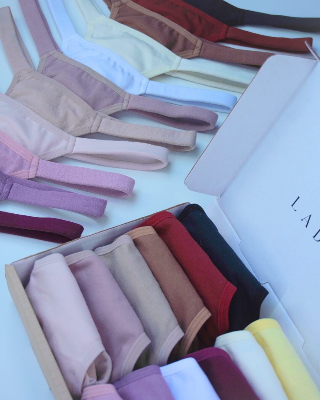 pantone 2026
MOCHA MOUSSE
LADURRIE
CALCINHA FIO DENTAL
CALCINHA FIO
CALCINHA EM PROMOCAO
CALCINHA EM OFERTA
CALCINHA COMBO
CALCINHA
Combo Leve 10 e Pague 8 - Calcinhas Em Algodão Les Crèmes
CALCINHA ALGODAO