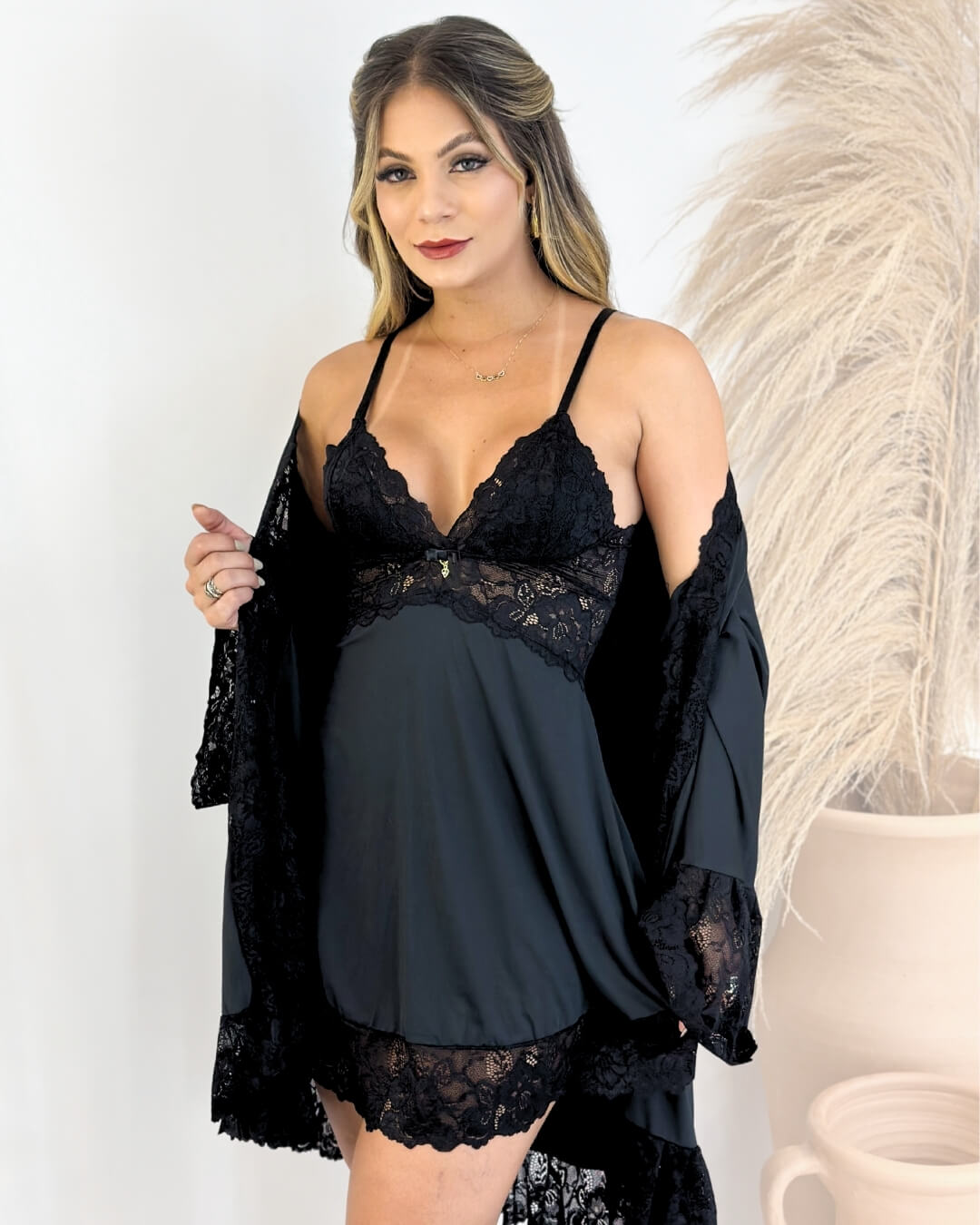 robes
LINGERIE
LADURRIE
CONJUNTOS
Conjunto Sauvage Dior - Camisola + Robe e Calcinha
camisolas