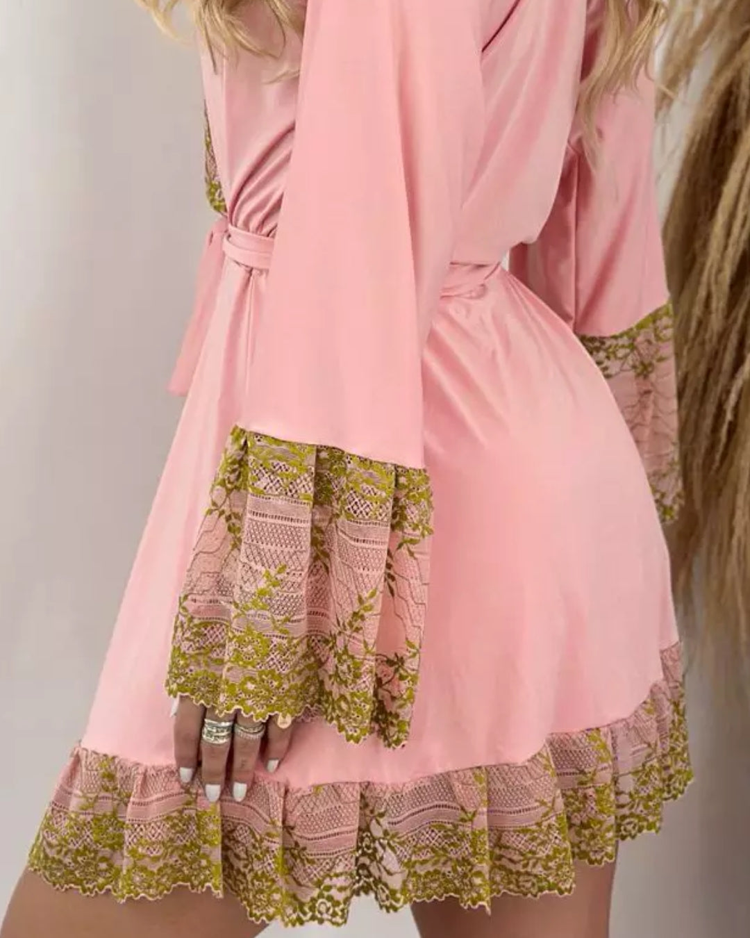 LINGERIE
LADURRIE
CONJUNTOS
Conjunto Lady Primrose - Camisola + Robe e Calcinha
camisolas noturna
CAMISOLA DE LUXO
