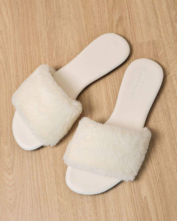 RASTEIRINHA

CHINELO NOIVA

CHINELO DE LUXO

CHINELO CHIQUE

Chinelo Blanche Ladurrie

Chinelo Pelúcia

