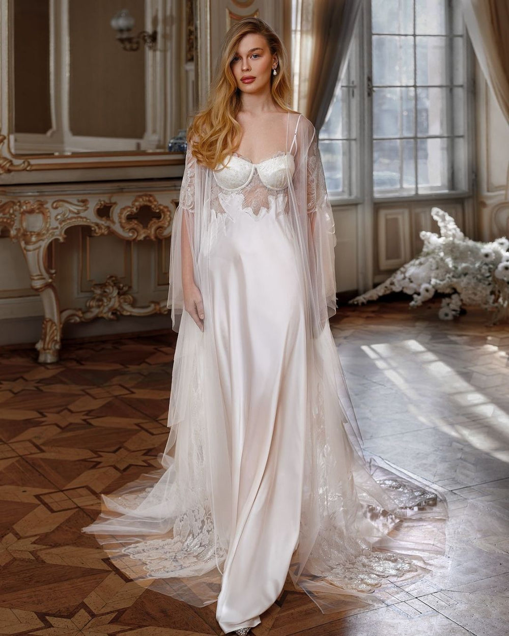 Conjunto L'Aurore Camisola, Robe Longo & Calcinha em Cetim, Tule e Renda