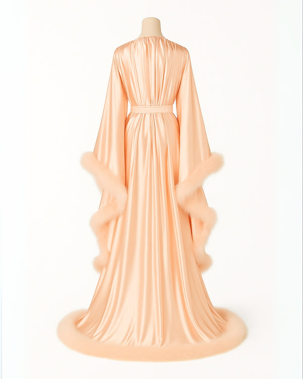 Robe La Duchesse Or em Cetim & Plumas