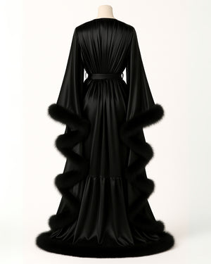 Robe La.Noir em Cetim & Plumas