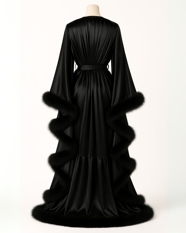 Robe La.Noir em Cetim & Plumas