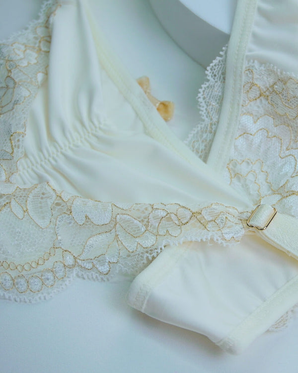 linha noite de luxo

linha noite

lingerie de luxo

LINGERIE

LADURRIE

JADORE

CONJUNTOS

Conjunto Pijama J’adore

Conjunto marfim

camisolas noturna

CAMISOLA NOIVA

Calcinha J’adore em Microfibra com Renda e Regulagem