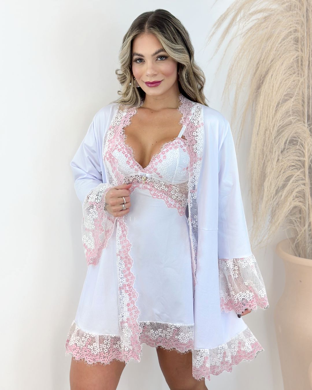 LINGERIE

LADURRIE

CONJUNTOS

Conjunto Gucci Bloom - Camisola + Robe e Calcinha

camisolas noturna

CAMISOLA DE LUXO