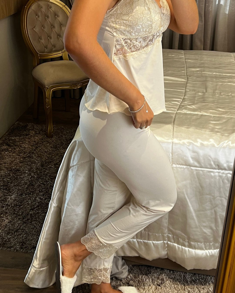 pijama

NOIVA CAMISOLA

linha noite de luxo

linha noite

LINGERIE NOIVA

lingerie de luxo

LINGERIE

LADURRIE

JADORE

CONJUNTOS

Conjunto Pijama J’adore

Conjunto marfim

Conjunto Baby-Doll J’adore

camisolas noturna

camisolas

CAMISOLA NOIVA

baby dool

