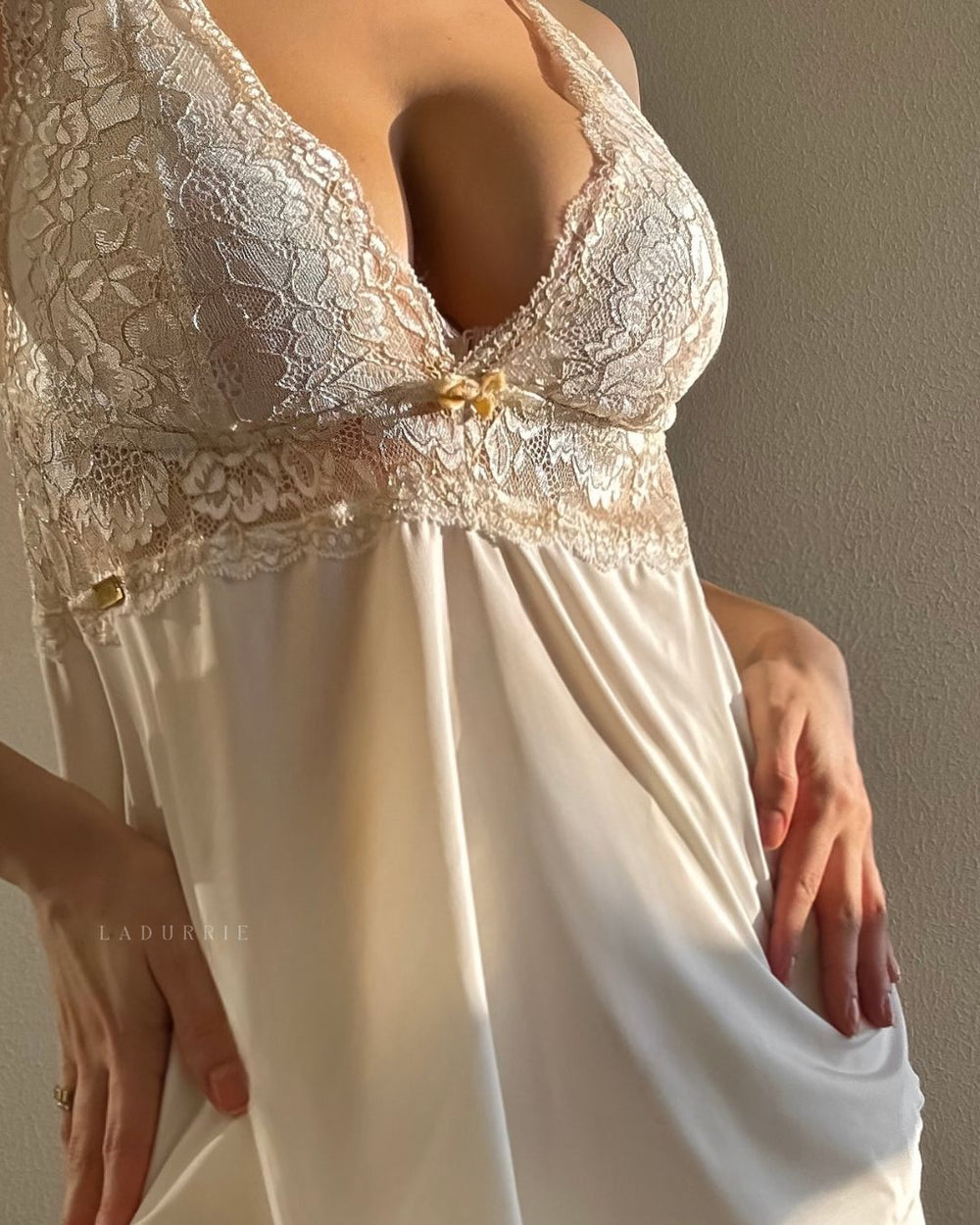 pijama

NOIVA CAMISOLA

linha noite de luxo

linha noite

LINGERIE NOIVA

lingerie de luxo

LINGERIE

LADURRIE

JADORE

CONJUNTOS

Conjunto Pijama J’adore

Conjunto marfim

Conjunto Baby-Doll J’adore

camisolas noturna

camisolas

CAMISOLA NOIVA

baby dool