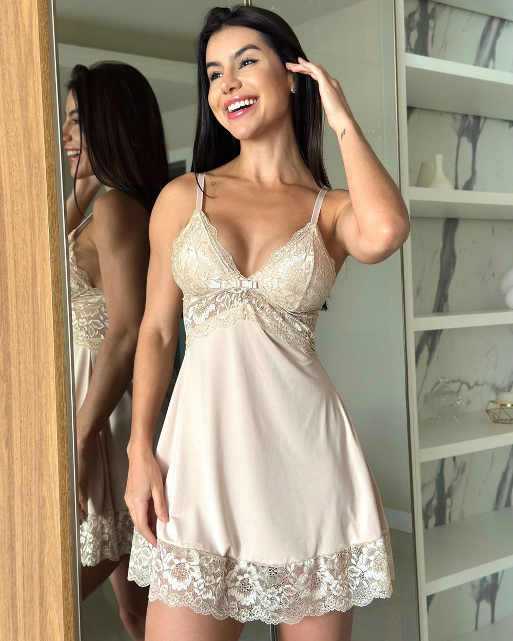 LINGERIE

LADURRIE

CONJUNTOS

Conjunto J’Prestige - Camisola + Robe e Calcinha

camisolas noturna

CAMISOLA DE LUXO

