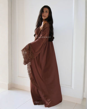 linha noite de luxo

linha noite

lingerie de luxo

LADURRIE

CONJUNTOS

Conjunto Noix Royale Camisola Longa + Robe + Calcinha

camisolas noturna

camisolas

camisola

