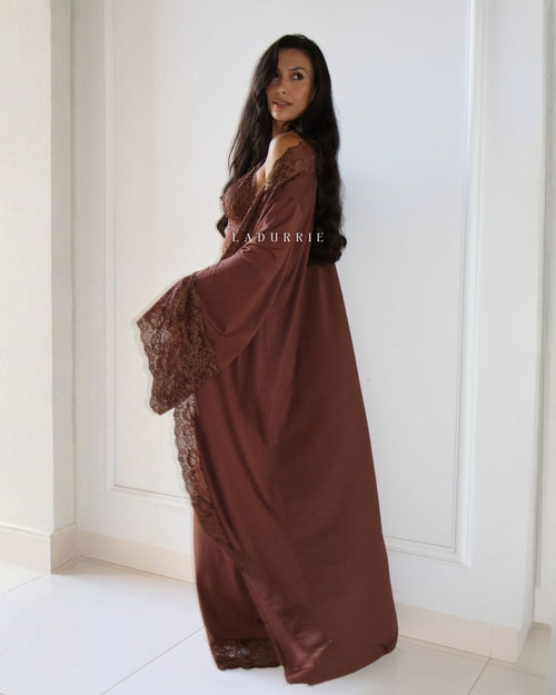 linha noite de luxo

linha noite

lingerie de luxo

LADURRIE

CONJUNTOS

Conjunto Noix Royale Camisola Longa + Robe + Calcinha

camisolas noturna

camisolas

camisola

