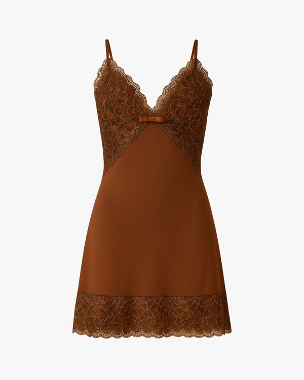 LINGERIE

LADURRIE

CONJUNTOS

Conjunto Noix Royale - Camisola + Robe e Calcinha

camisolas noturna

CAMISOLA DE LUXO