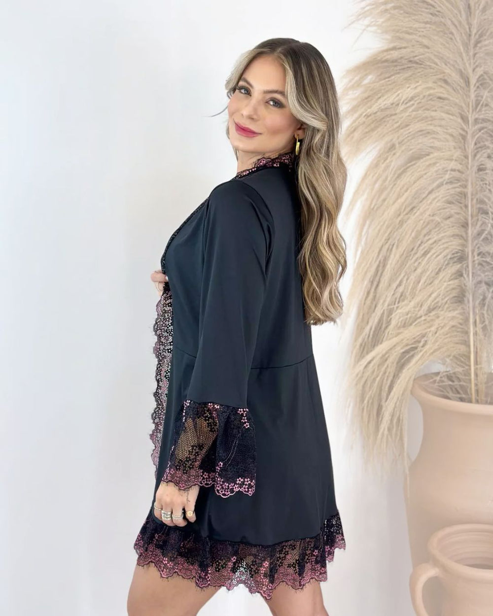 robes

LINGERIE

LADURRIE

CONJUNTOS

Conjunto La Vie Est Belle - Camisola + Robe e Calcinha

camisolas

