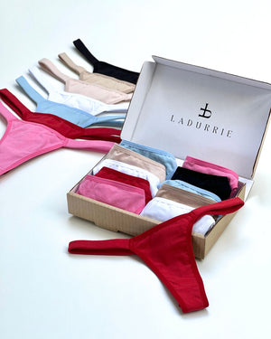 LEVE 10 PAGUE 8 ALGODÃO - SORTIDAS

LADURRIE

Combo Leve 10 e Pague 8 - Calcinhas Em Algodão Sortidas

CALCINHA POLIAMIDA

CALCINHA FIO DENTAL

CALCINHA FIO

CALCINHA BIQUINI

CALCINHA ALGODAO