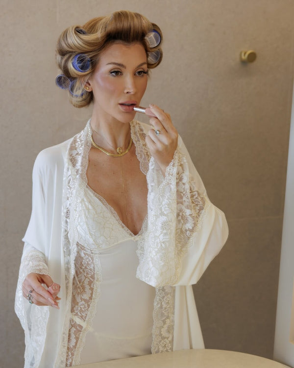 conjunto noiva, robe noiva, camisola noiva, enxoval noiva, presente noiva, lingerie bridal, robe, camisola renda, LADURRIE, robe longo, conjunto marfim, sleepwear luxo, loungewear feminino, presente feminino, moda íntima luxo, camisola longa, camisola, noite de núpcias