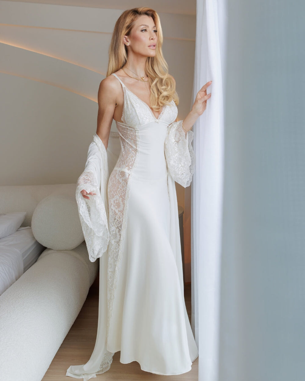 conjunto noiva, robe noiva, camisola noiva, enxoval noiva, presente noiva, lingerie bridal, robe, camisola renda, LADURRIE, robe longo, conjunto marfim, sleepwear luxo, loungewear feminino, presente feminino, moda íntima luxo, camisola longa, camisola, noite de núpcias