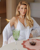 Conjunto La Royale Longo Ladurrie - robe e camisola longa branca com renda branca
Robe longo branco com renda branca - lingerie de luxo Ladurrie
Camisola longa branca com renda floral e robe maxi - Ladurrie La Royale
Conjunto maxi branco - camisola longa e robe com renda Ladurrie
Detalhe renda branca manga robe longo - sleepwear luxo Ladurrie
Camisola longa branca alça fina com renda - La Royale Ladurrie
Robe branco manga longa com renda floral - loungewear luxo Ladurrie