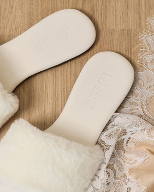 RASTEIRINHA
MULE LADURRIE
Chinelo Pelúcia
CHINELO NOIVA
CHINELO DE LUXO
Chinelo Blanche Ladurrie
LADURRIE
HAUTE SLEEPWEAR
HAUTE COSTURE
HOMEWEAR