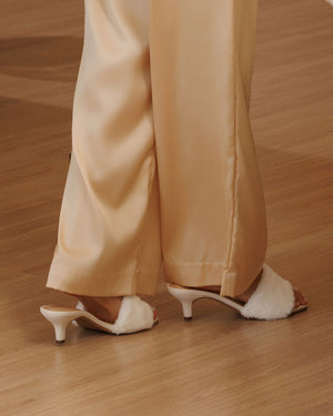 RASTEIRINHA
Chinelo Salto Blanche Ladurrie
CHINELO CHIQUE
Chinelo Blanche Ladurrie
HAUTE SLEEPWEAR
HAUTE COSTURE
LADURRIE
HOMEWEAR
Mule Blanche Salto Ladurrie
