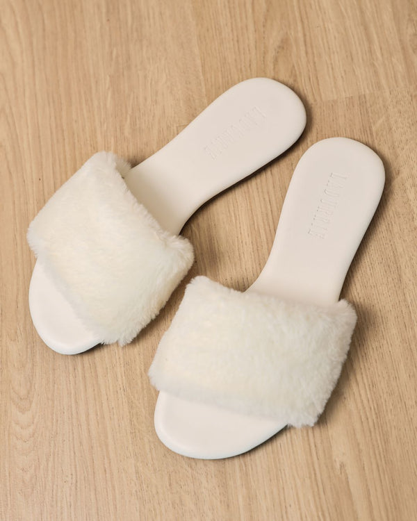 RASTEIRINHA
MULE LADURRIE
Chinelo Pelúcia
CHINELO NOIVA
CHINELO DE LUXO
Chinelo Blanche Ladurrie
LADURRIE
HAUTE SLEEPWEAR
HAUTE COSTURE
HOMEWEAR